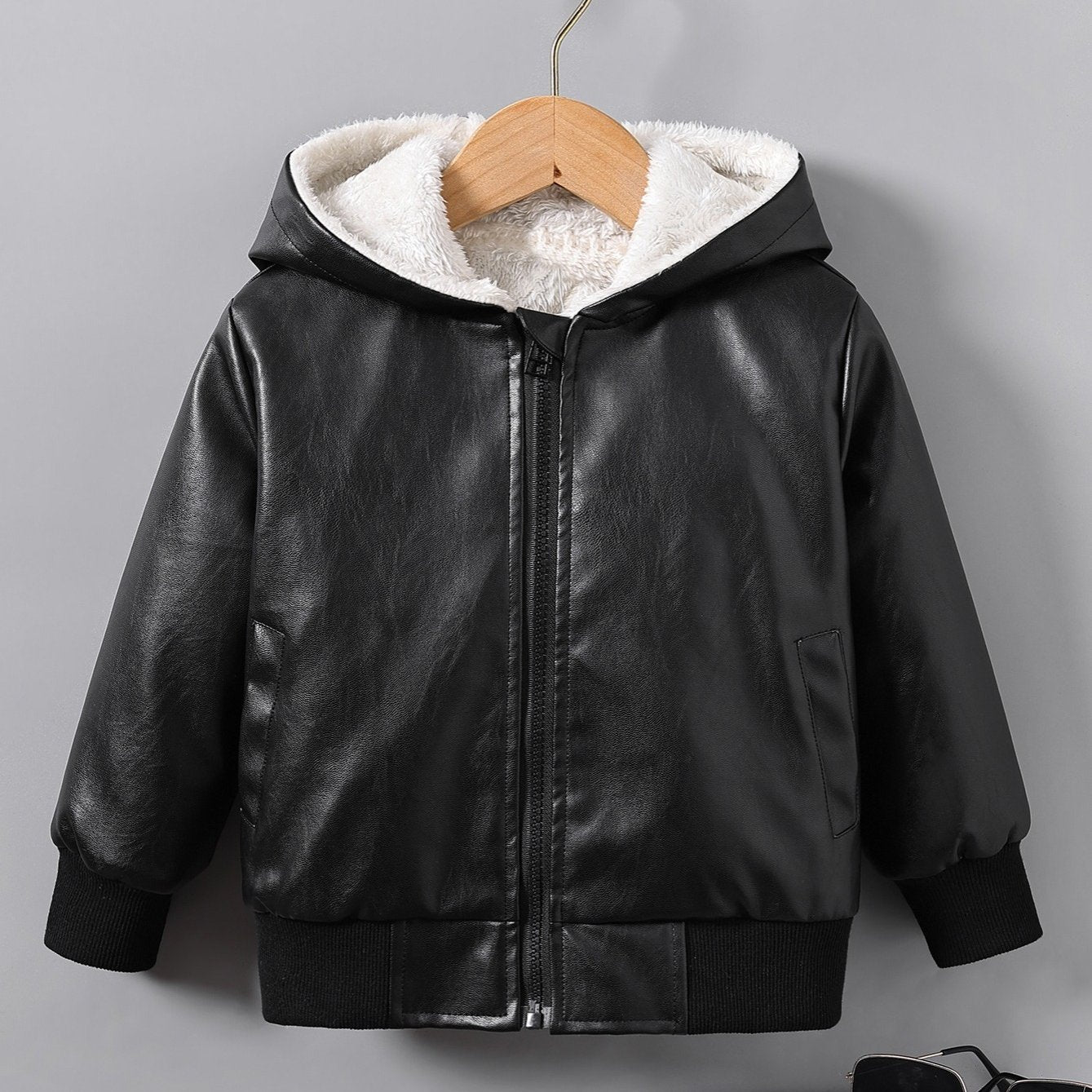 Boys' Faux Leather Jacket with Fleece Lining Thickened Winter Coat Full-Zip Closure Machine Washable Casual Style for Fall/Winter Regular Fit
