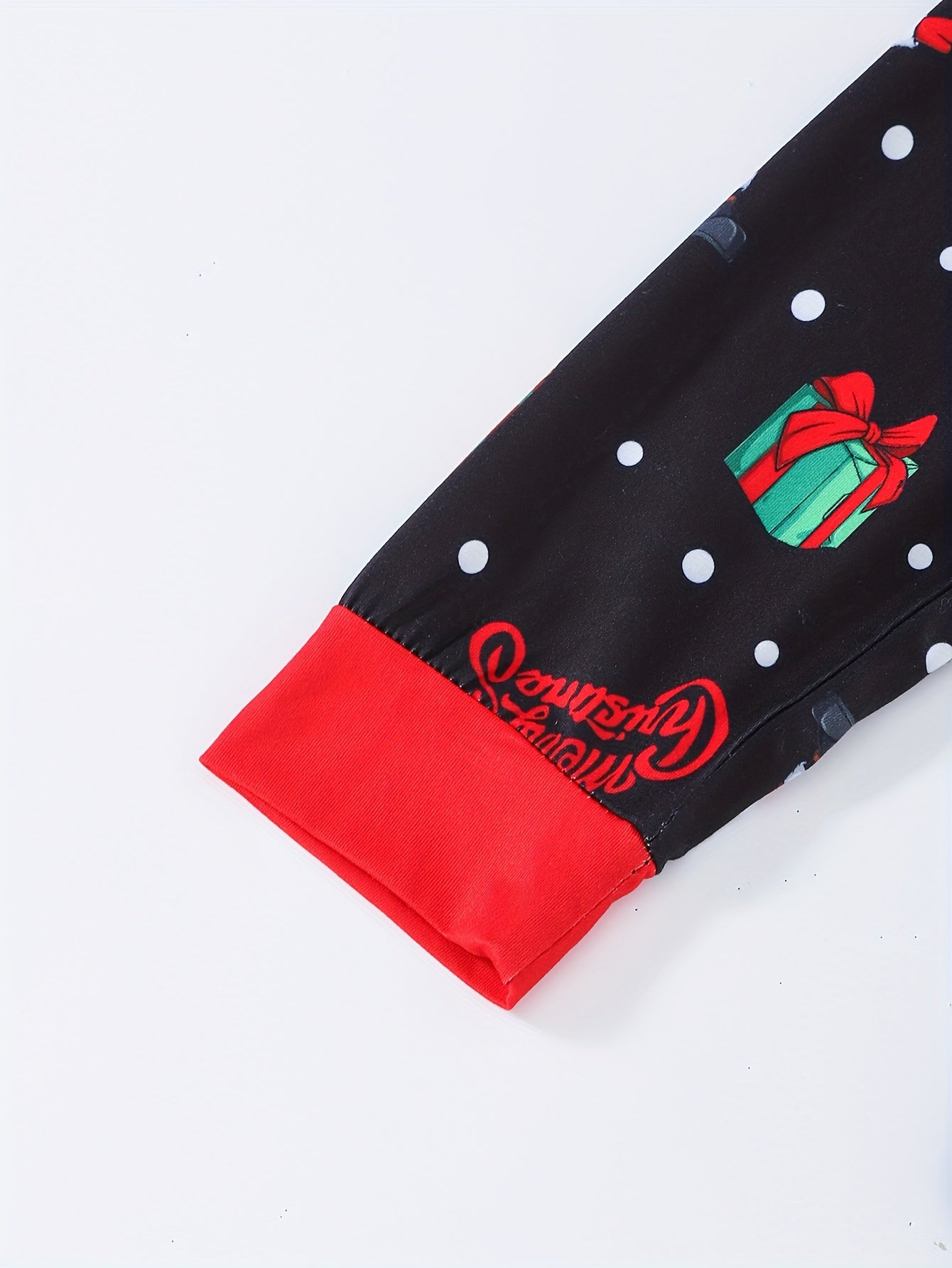 2pcs Youngsters' Flame Retardant Christmas Pajama Set - Cozy Santa Claus and Gifts Print Long Sleeve Crew Neck Pullover with Matching Pants - Perfect Holiday Sleepwear Gift for Boys and Girls