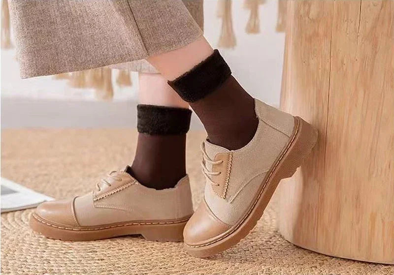 5 Pairs Of Women's Winter Thickened Warm Socks Set With Thickened Velvet Solid Wool Socks To Keep Out Cold And Snow Socks