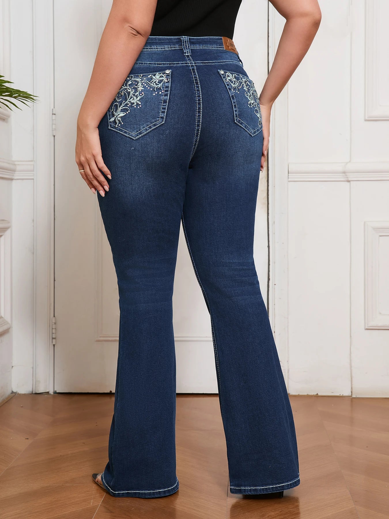 Curvy Women's Plus Size Flare Jeans High-Quality Denim Pants for Fashion-Forward Plus Size Women