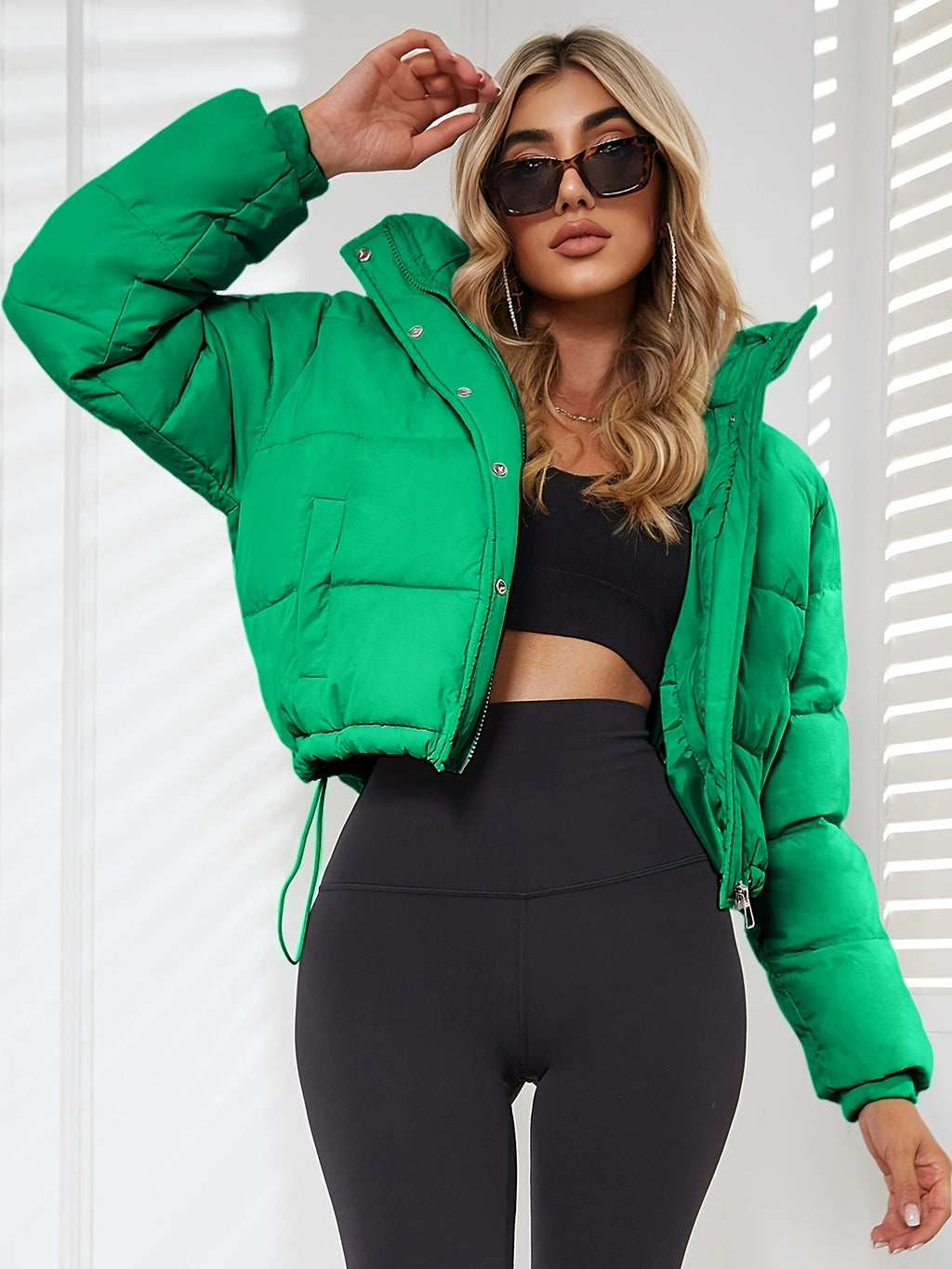 [Winter|Jacket] Stylish Black Women's Hooded Puffer Jacket | Casual Short Warm Outerwear | with Drawstring Design, Long Sleeves, and Button-Up Front for Winter Comfort